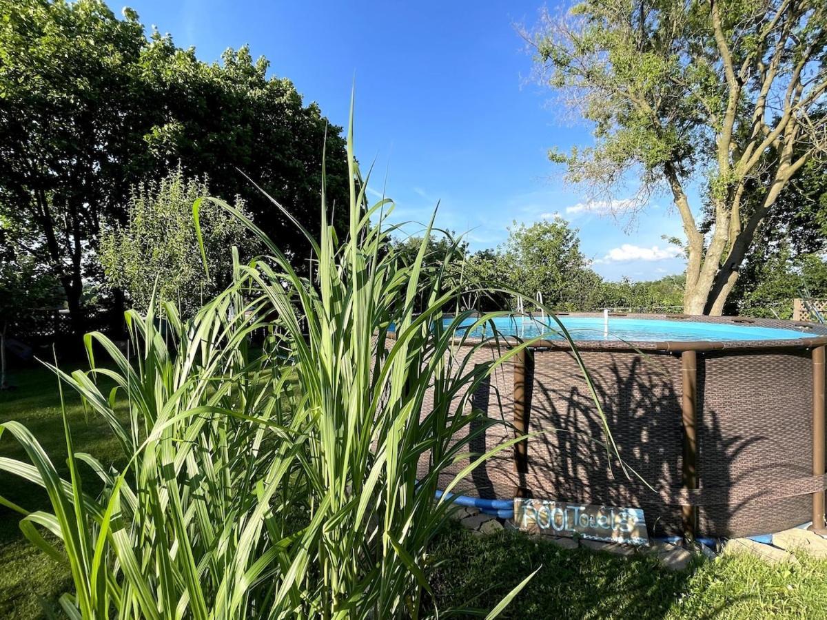 Schaumburg Paradise Oasis With A Secret Garden And Private Pool Extérieur photo